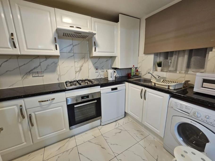 Lovely Flat Close To Shepherd'S Bush Lejlighed London Eksteriør billede